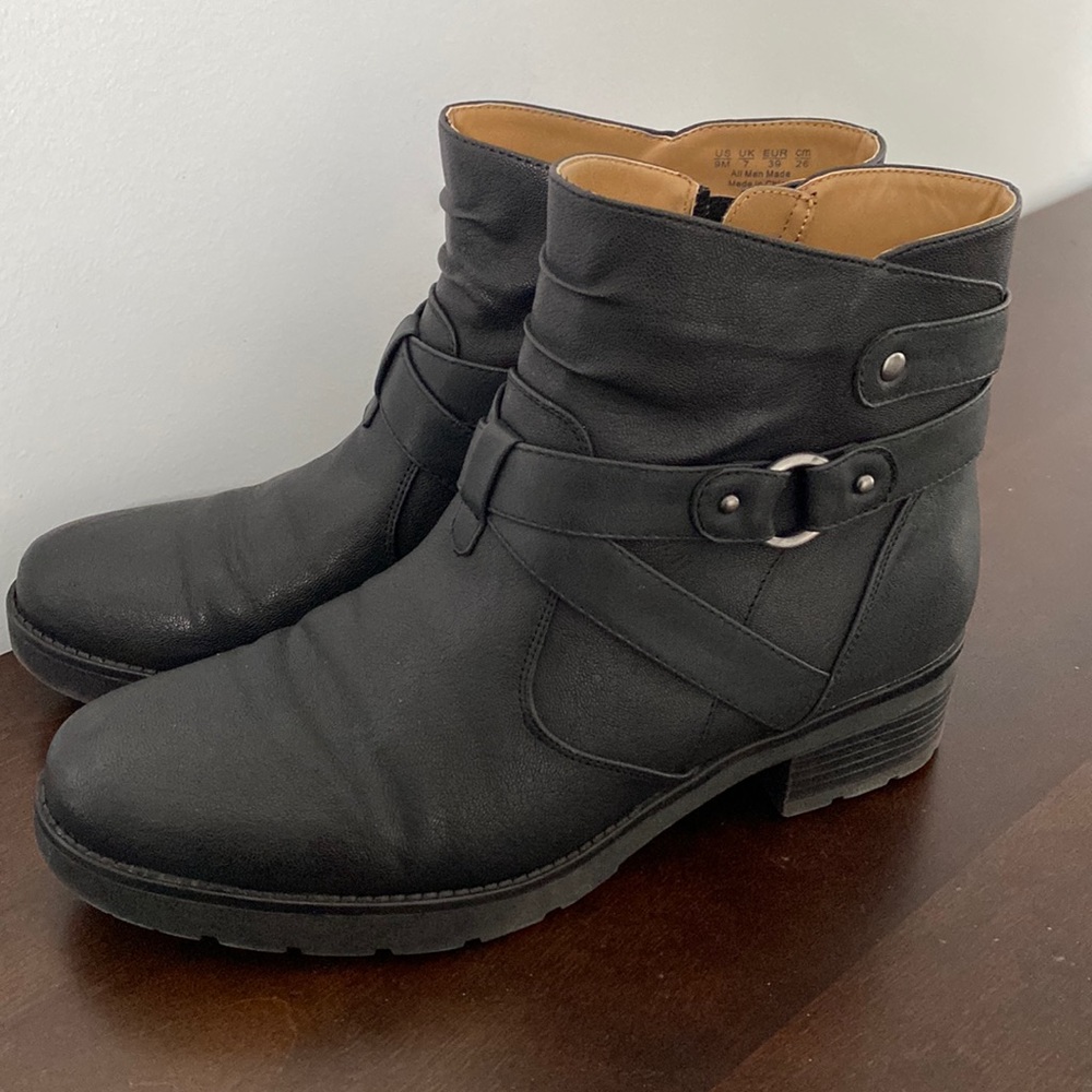 Natural Sole Black Ankle Boots size 9M